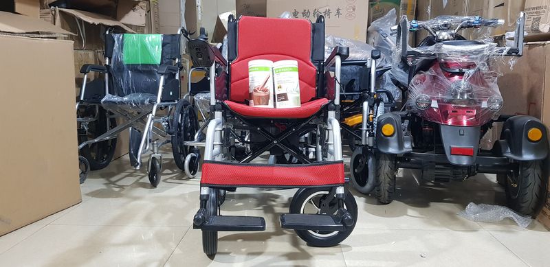 Xe lăn điện cao cấp dùng để phục hổi chức năng cho người già người khuyết tật TM095 1