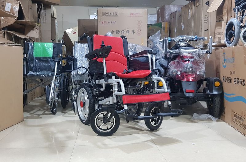 Xe lăn điện cao cấp dùng để phục hổi chức năng cho người già người khuyết tật TM095 3