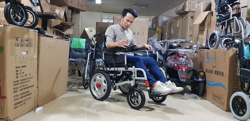 Xe lăn điện cao cấp dùng để phục hổi chức năng cho người già người khuyết tật TM095 6